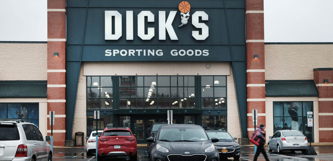 Dick’s Sporting Goods stock plunges as retailer warns athleticwear demand is weakening