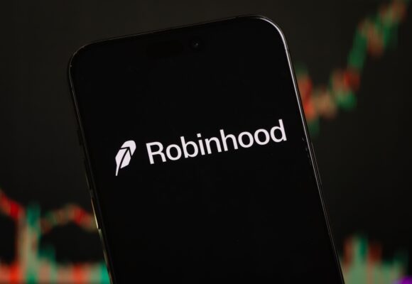 Robinhood sees surge in bitcoin, gold prediction markets as traders move beyond sports